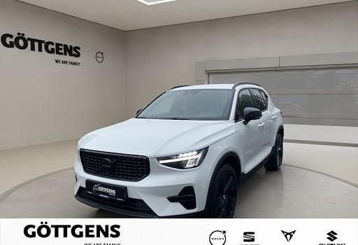 Neu Volvo XC40 Plus 163 PS (119 kW) 2025 Weiß SUV