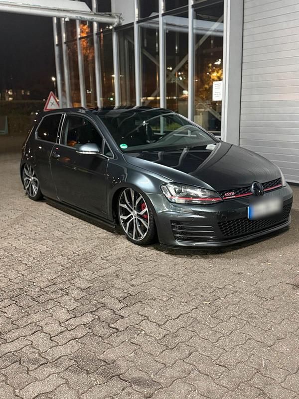 Grau Gebraucht 2015 VW Golf VII GTI Kleinwagen | 16.900 € (Fairer Preis) - Bild 1/4