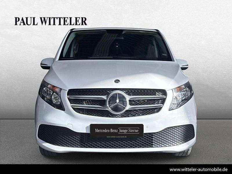 Gebraucht Mercedes V220 163 PS (119 kW) 2022 Arktikweiß Van / Kleinbus