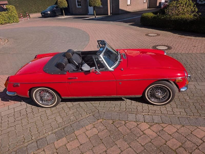 Second-hand MG B 67 CP (49 kW) 1972 Roșu Cabrio