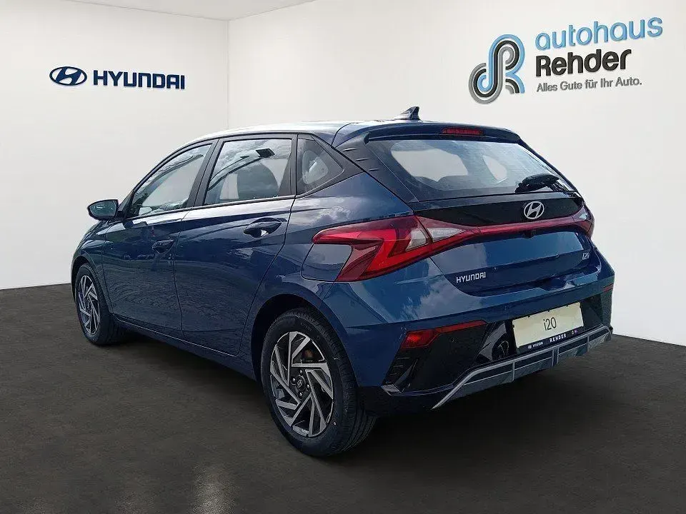 Neu Hyundai i20 Trend 90 PS (66 kW) 2026 Blau Kleinwagen