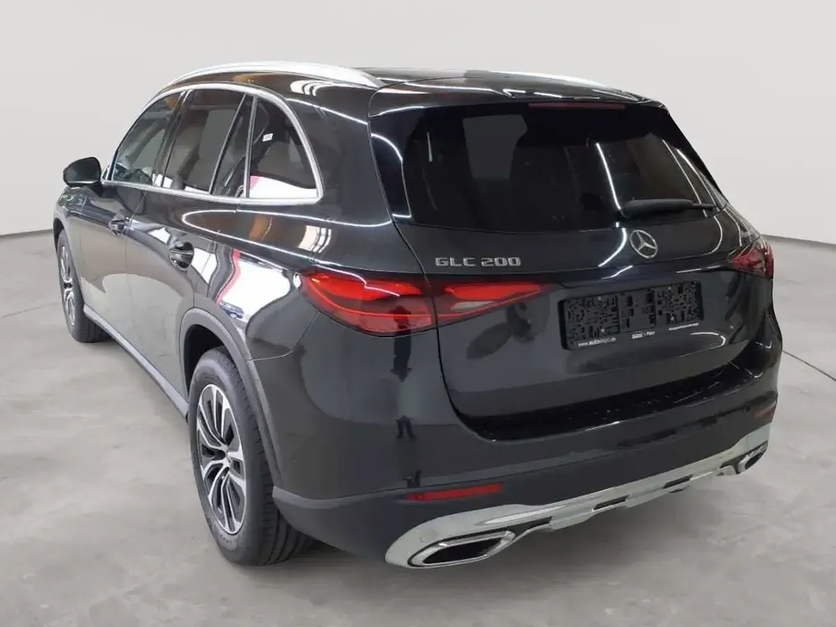 Gebraucht Mercedes GLC200 Advanced 204 PS (150 kW) 2024 Graphitgrau metallic SUV