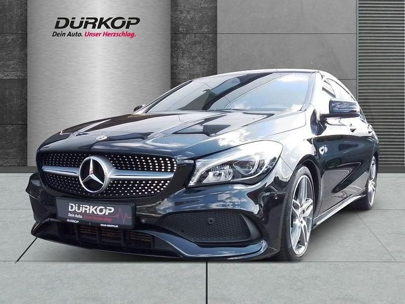 Schwarz Gebraucht 2018 Mercedes CLA180 Shooting Brake AMG Kombi | 20.990 € (Fairer Preis) - Bild 1/4