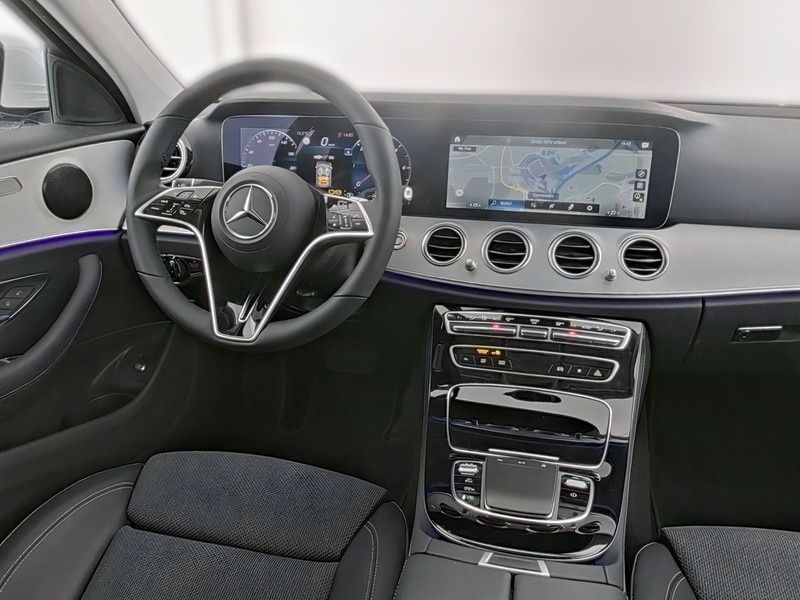 Gebraucht Mercedes E220 Avantgarde 200 PS (147 kW) 2023 Weiß Limousine