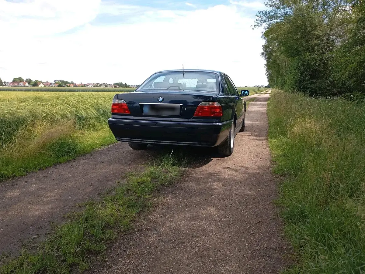 Gebraucht BMW 735 235 PS (172 kW) 1997 Blau Limousine