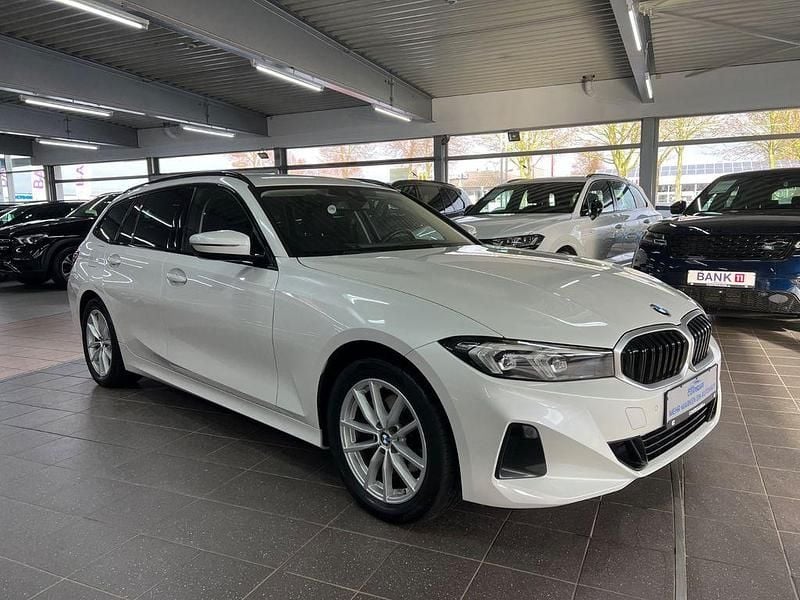 Gebraucht BMW 320 190 PS (139 kW) 2023 Mineralweiss Kombi