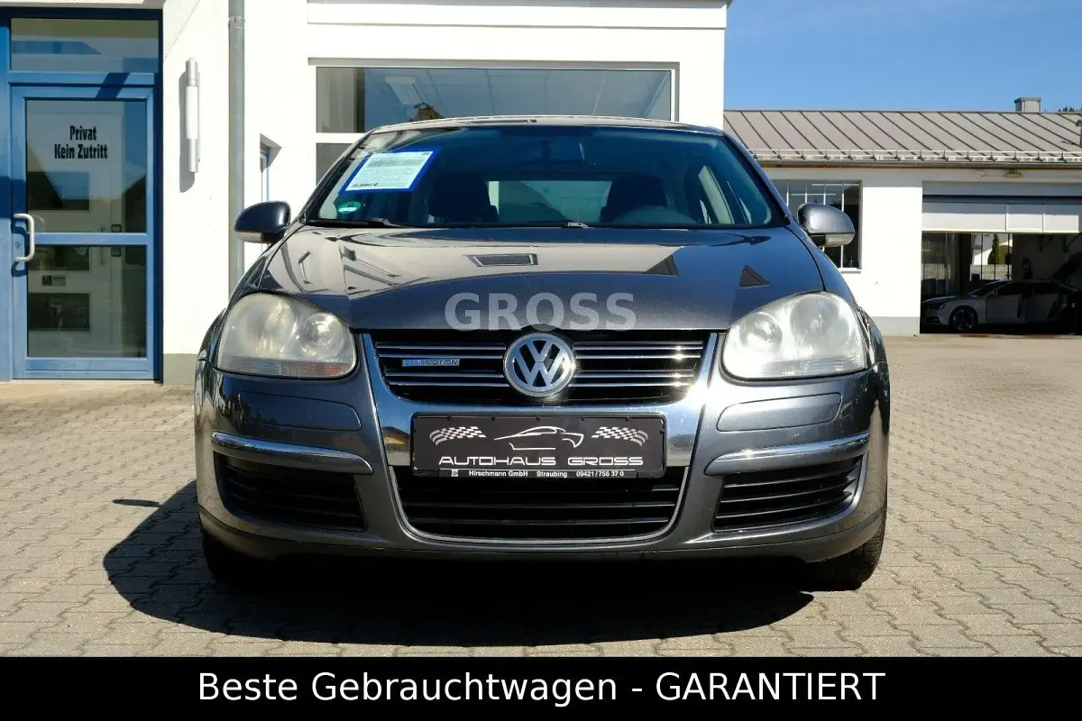 Gebraucht VW Jetta Trendline 105 PS (77 kW) 2008 Grau Limousine