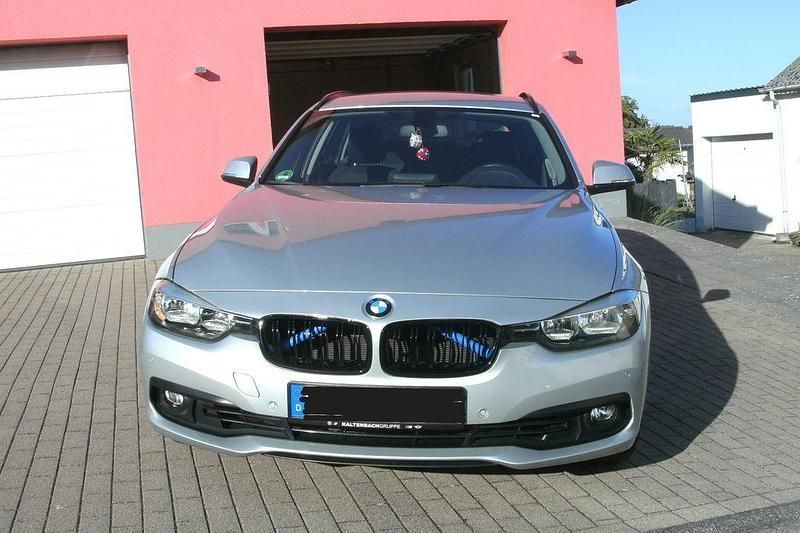 Gebraucht BMW 320 184 PS (135 kW) 2016 Silber Kombi