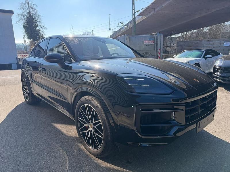 Gebraucht Porsche Cayenne 519 PS (381 kW) 2024 Schwarz SUV