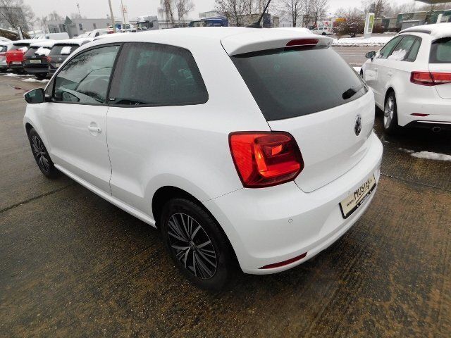 Gebraucht VW Polo Allstar 90 PS (66 kW) 2016 Weiß Kleinwagen