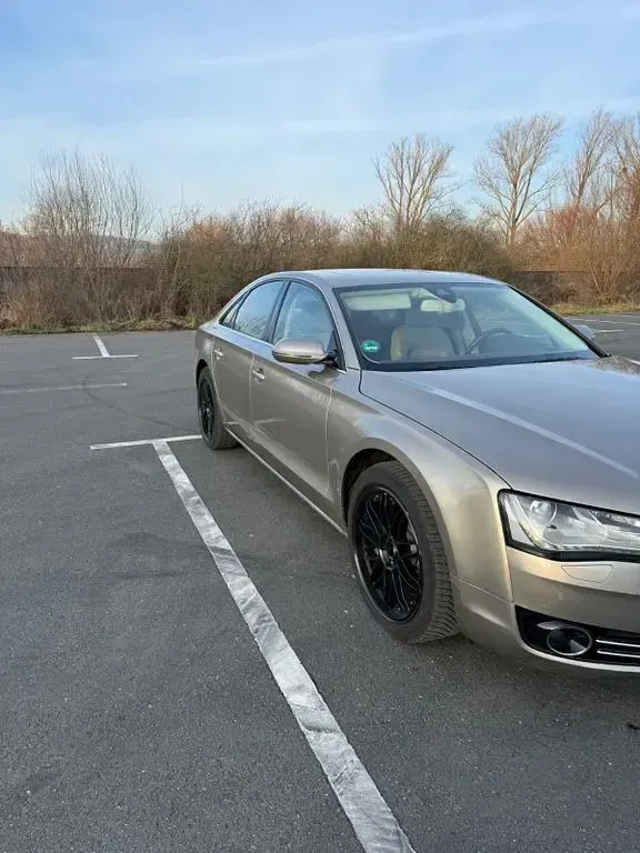 Gebraucht Audi A8 Comfort 351 PS (258 kW) 2010 Gold Limousine