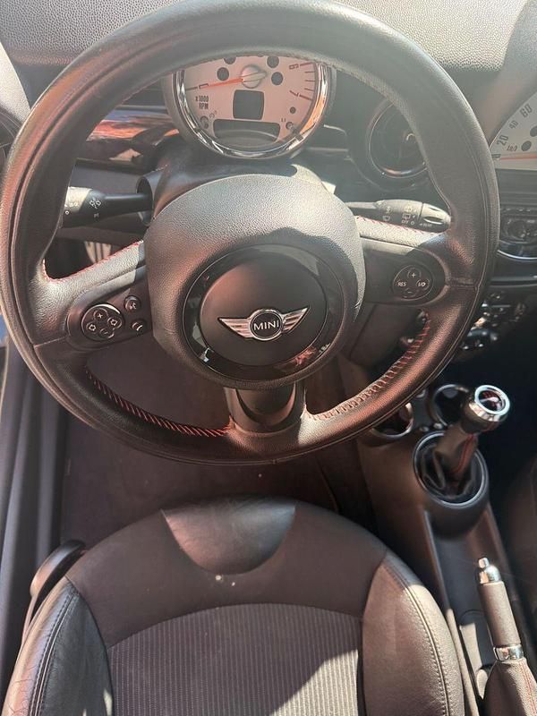 Second-hand Mini Cooper SD 200 CP (147 kW) 2011 Negru Hatchback