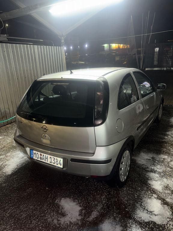 Usata Opel Corsa 60 CV (44 kW) 2004 Argento Utilitaria