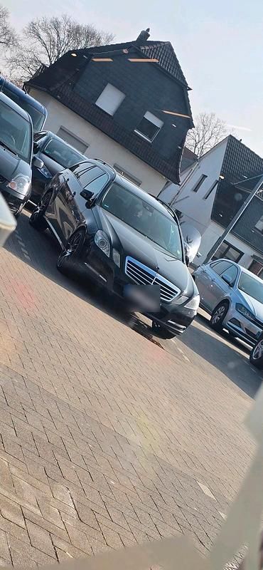 Gebraucht Mercedes E220 170 PS (125 kW) 2011 Schwarz Kombi