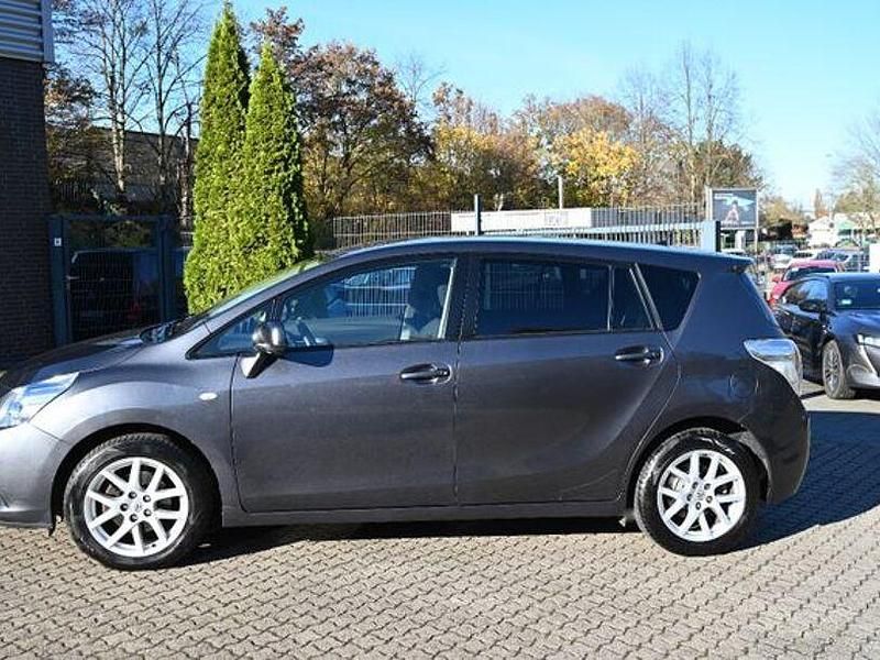 Gebraucht Toyota Verso Travel 147 PS (108 kW) 2012 Grau Van / Kleinbus
