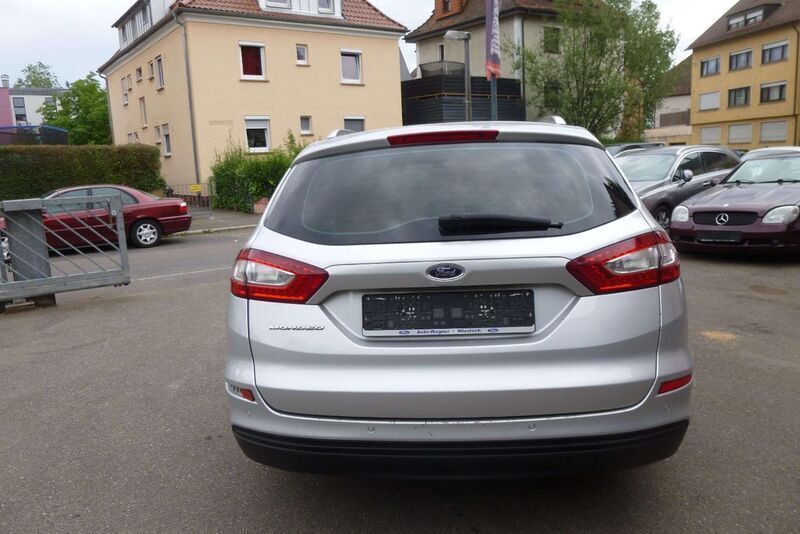 Gebraucht Ford Mondeo Trend 150 PS (110 kW) 2015 Silber metallic Kombi
