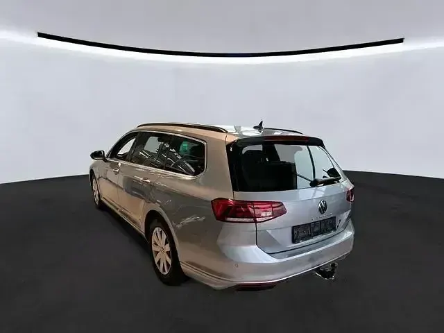 Używany VW Passat 122 KM (89 kW) 2022 Srebrny Kombi