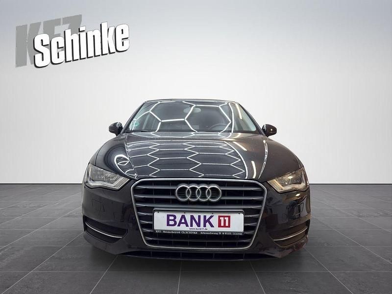 Gebraucht Audi A3 Attraction 115 PS (84 kW) 2015 Mythosschwarz Kombi