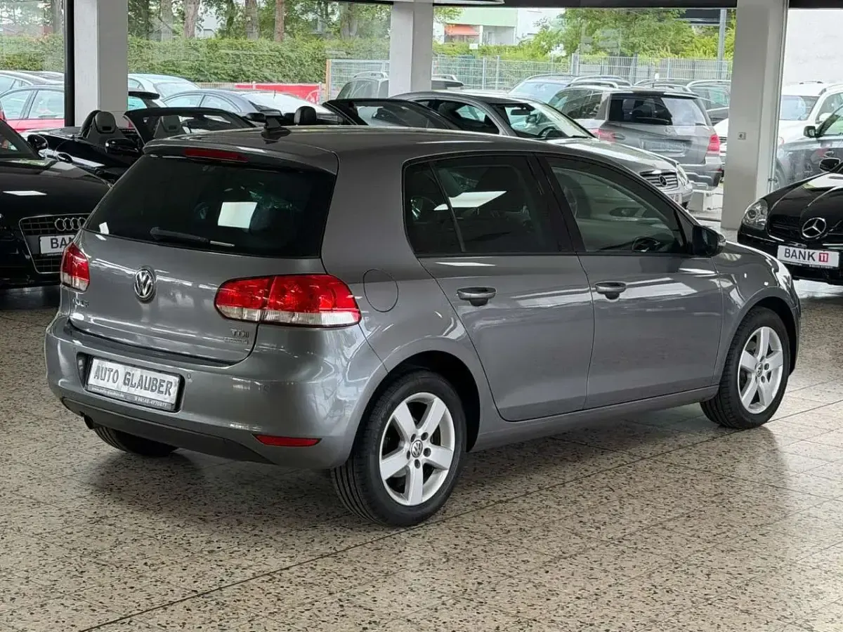 Gebraucht VW Golf VI Team 105 PS (77 kW) 2010 Grau Kleinwagen