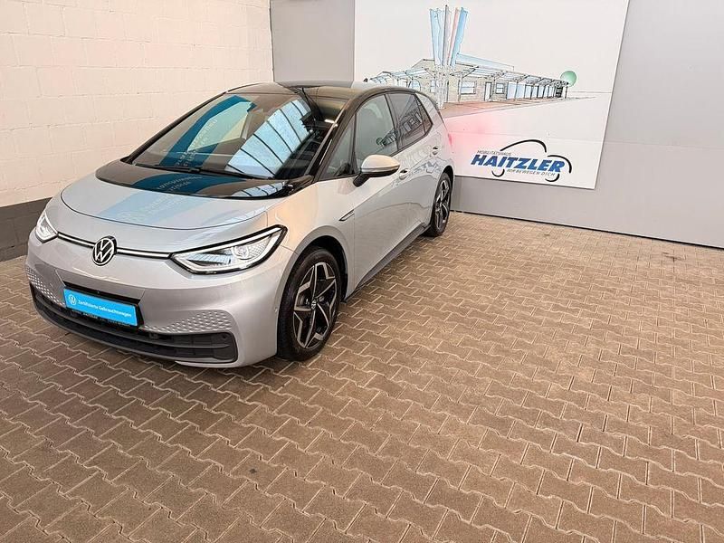 Gebraucht VW ID.3 Pro Performance 150 kW (204 PS) 2023 Scale silver metallic (metallic) Kleinwagen