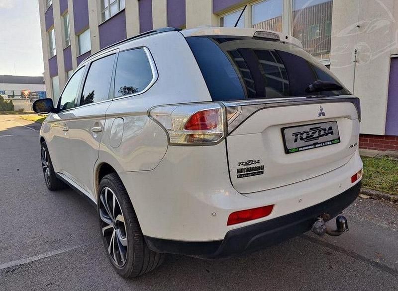 Gebraucht Mitsubishi Outlander Invite 150 PS (110 kW) 2013 Weiß SUV