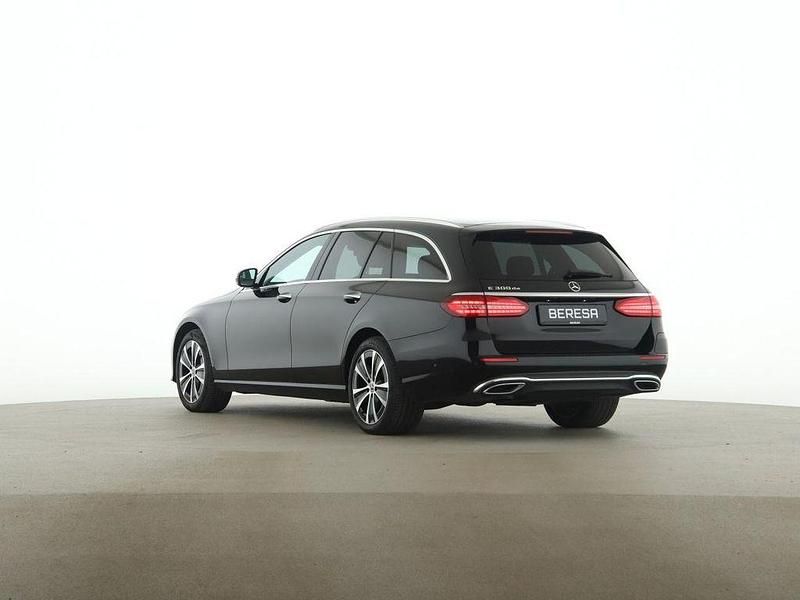 Gebraucht Mercedes E300 Avantgarde 194 PS (142 kW) 2022 Schwarz Limousine