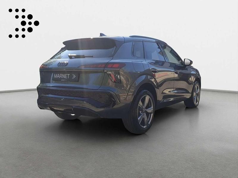 Neu Audi Q3 Sport 150 PS (110 kW) 2025 6y daytonagrau perleffekt SUV