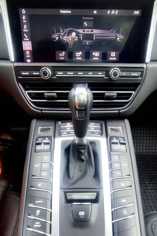 Gebraucht Porsche Macan 245 PS (180 kW) 2021 Schwarz SUV
