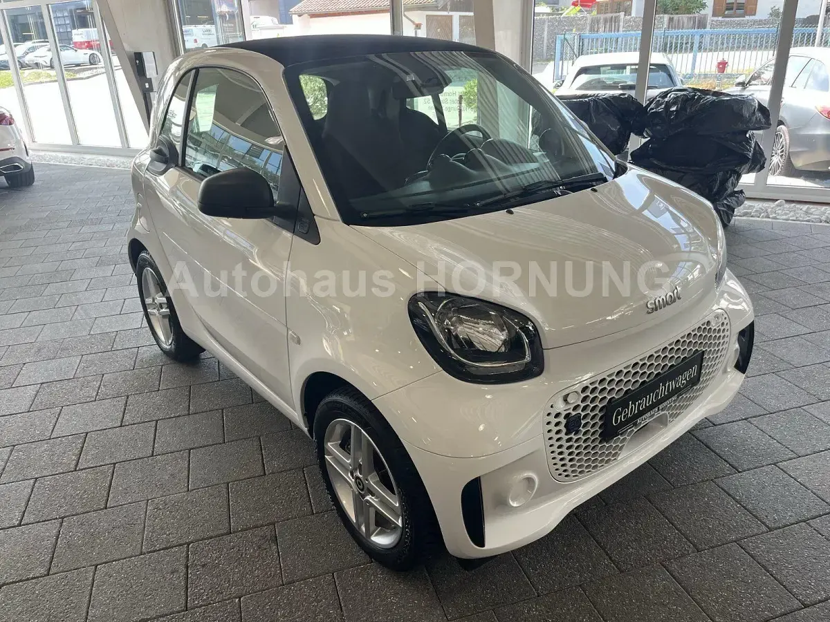 Gebraucht Smart ForTwo Coupé 60 kW (82 PS) 2022 Weiß Kleinwagen