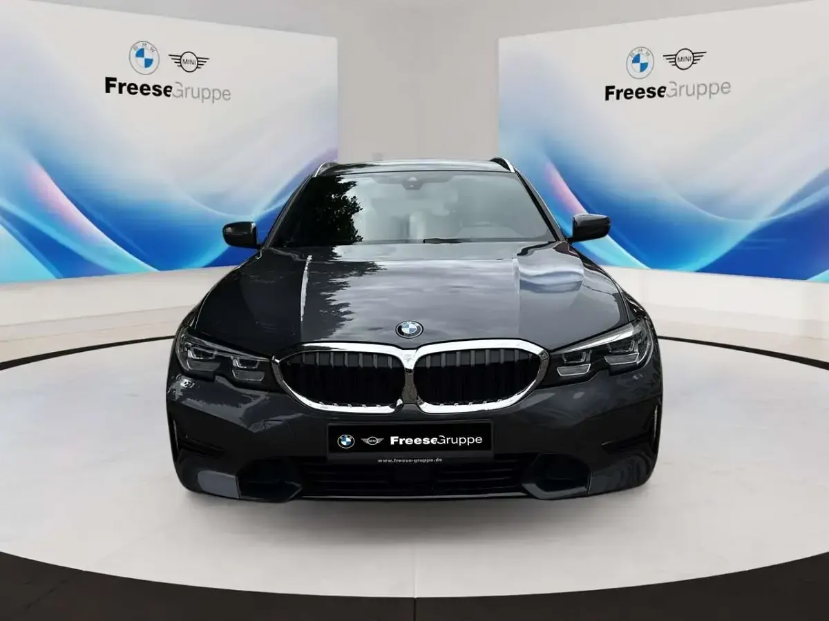 Gebraucht BMW 318 Sport Line 156 PS (114 kW) 2022 Silber Kombi