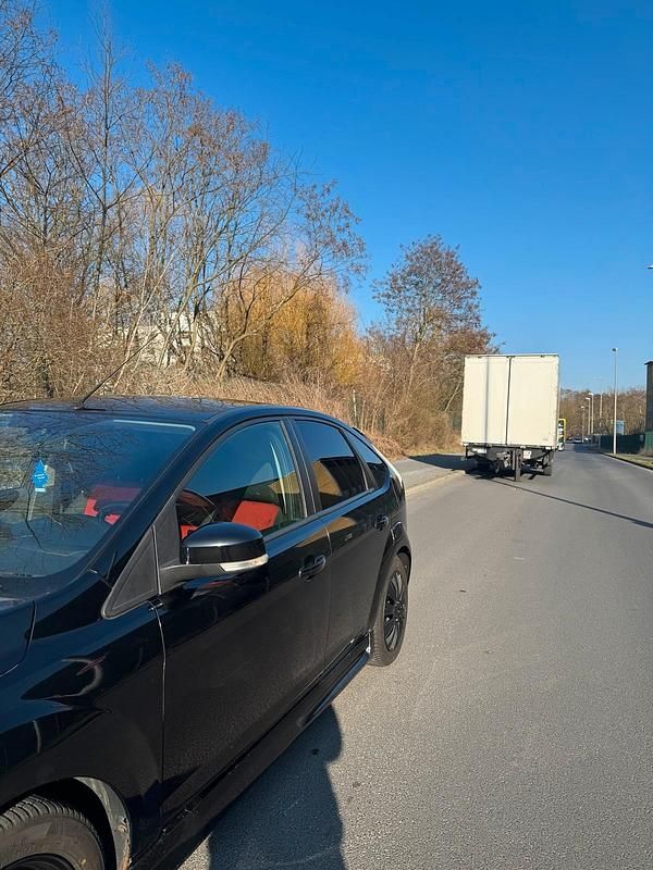 Gebraucht Ford Focus 116 PS (85 kW) 2009 Schwarz Limousine