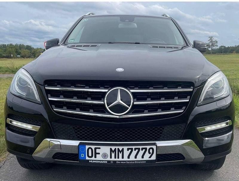 Gebraucht Mercedes ML250 204 PS (150 kW) 2012 Schwarz SUV
