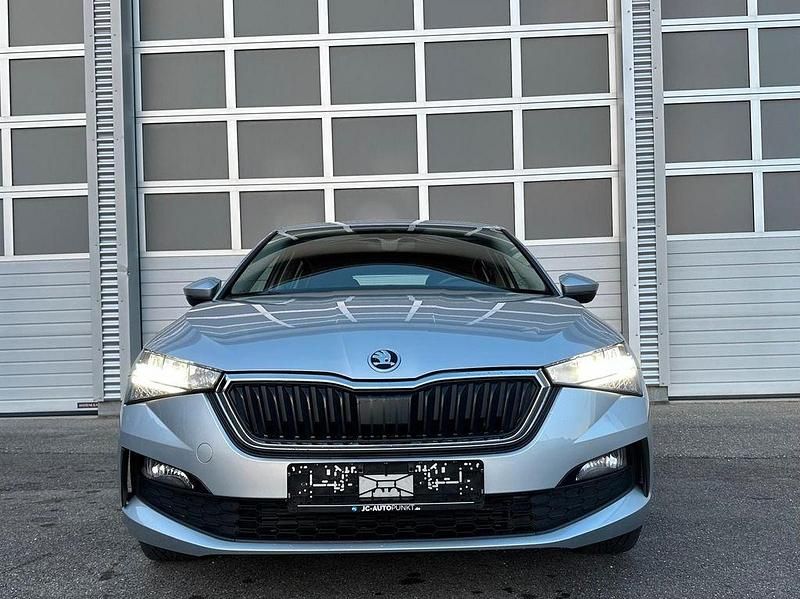 Gebraucht Skoda Scala Ambition 110 PS (80 kW) 2023 Grau Kleinwagen