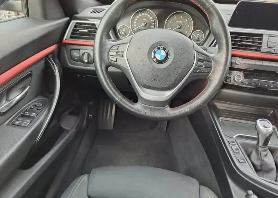Gebraucht BMW 318 Sport Line 150 PS (110 kW) 2019 Schwarz Limousine