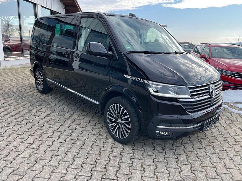 Gebraucht VW Multivan Highline 204 PS (150 kW) 2024 Schwarz Van