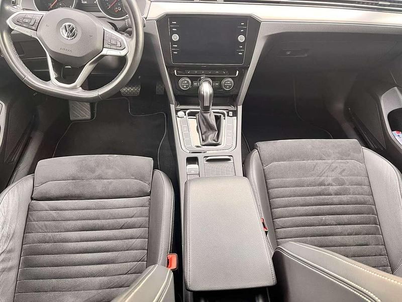 Gebraucht VW Passat Elegance 150 PS (110 kW) 2020 Weiß Kombi