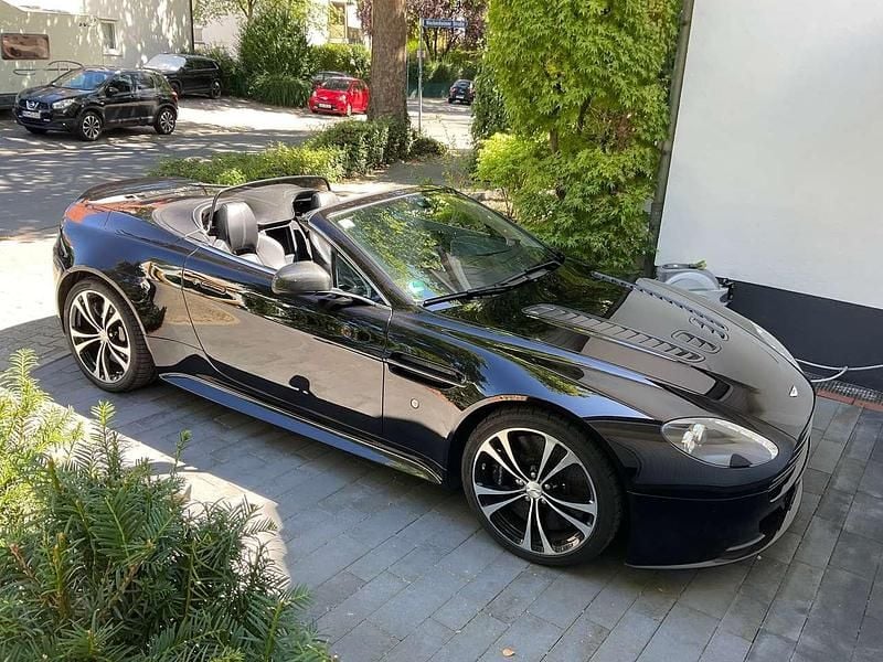 Schwarz Gebraucht 2012 Aston Martin V12 Vantage Cabrio | 169.000 € - Bild 1/4