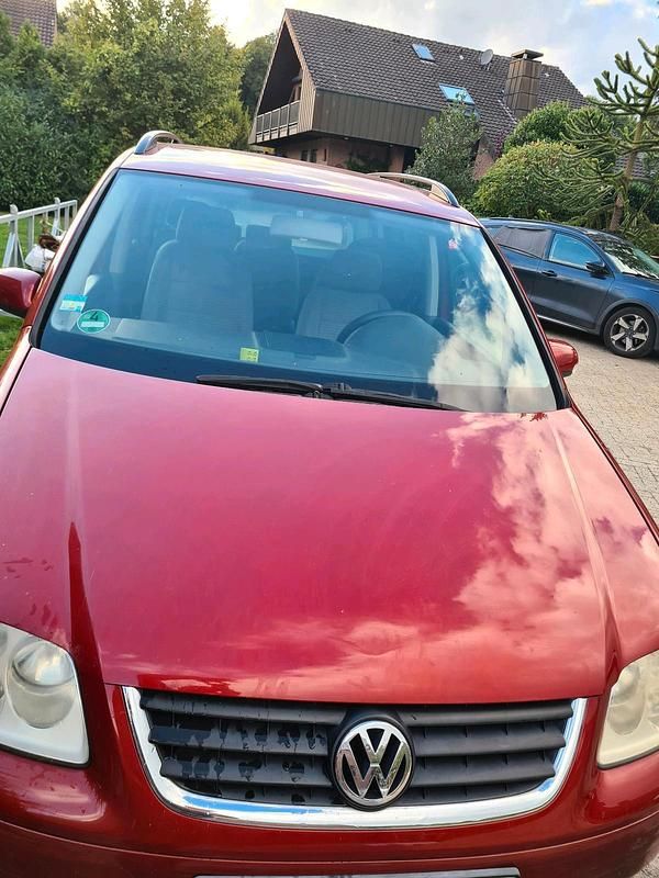 Rot Gebraucht 2005 VW Touran Van / Kleinbus | 1.000 € (Superpreis) - Bild 1/4