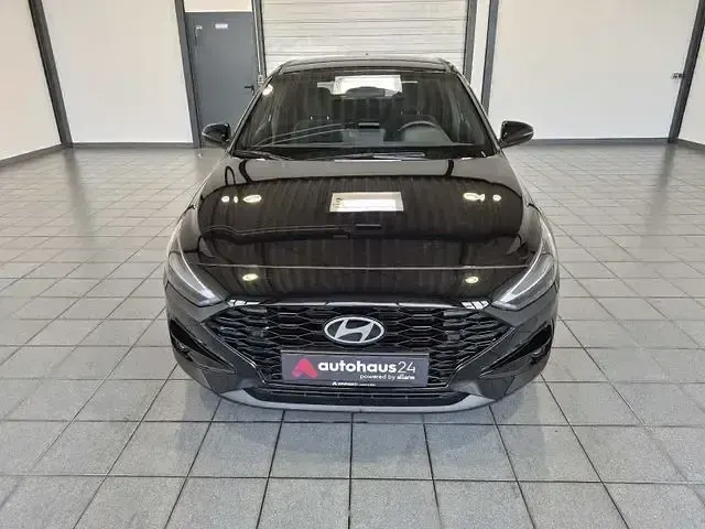 Gebraucht Hyundai i30 Advantage 140 PS (102 kW) 2024 Schwarz Limousine
