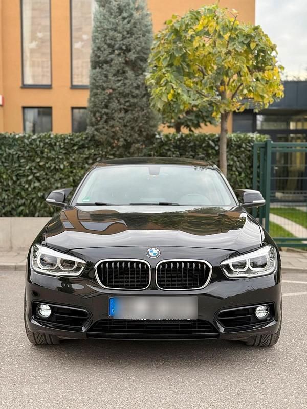 Schwarz Gebraucht 2016 BMW 120 Sport Line Kleinwagen | 13.000 € (Fairer Preis) - Bild 1/4