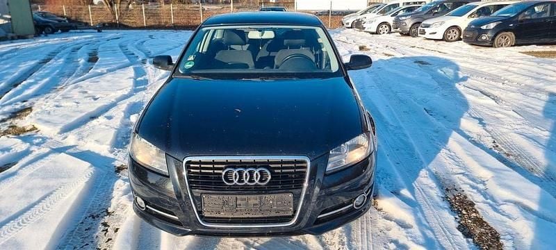 Schwarz Gebraucht 2011 Audi A3 Ambition Limousine | 4.700 € (Superpreis) - Bild 1/4