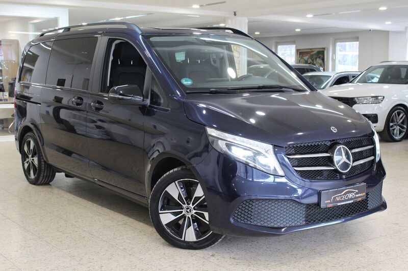 Cavansitblau metallic Gebraucht 2021 Mercedes V250 Van / Kleinbus | 38.480 € (Superpreis) - Bild 1/4