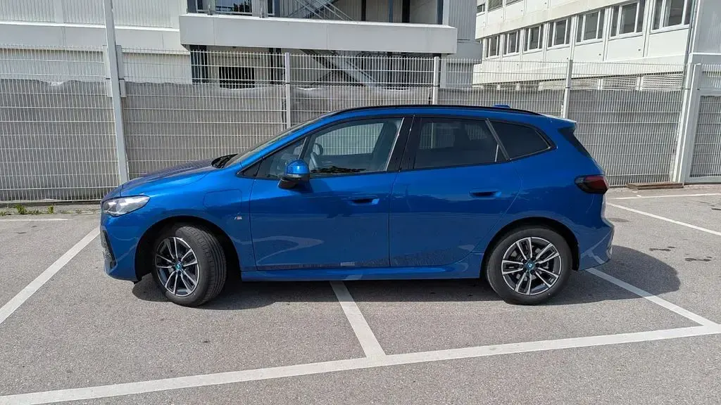 Gebraucht BMW 225 Comfort Edition 245 PS (180 kW) 2025 Blau Van / Kleinbus