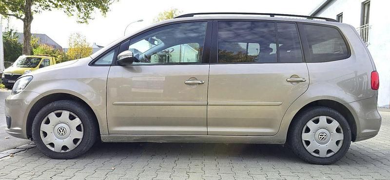 Gebraucht VW Touran Comfortline 140 PS (102 kW) 2012 Van / Kleinbus