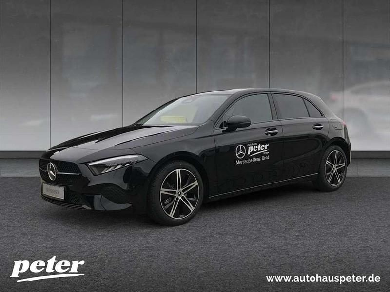 Schwarz Gebraucht 2024 Mercedes A180 Progressive Limousine | 28.470 € (Fairer Preis) - Bild 1/3