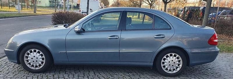 Gebraucht Mercedes E240 Elegance 177 PS (130 kW) 2005 Blau Limousine