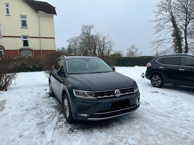 Grau Gebraucht 2020 VW Tiguan SUV | 28.500 € (Fairer Preis) - Bild 1/4