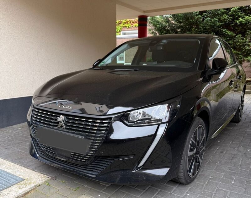 Schwarz Gebraucht 2021 Peugeot 208 Allure Kleinwagen | 10.990 € (Guter Preis) - Bild 1/4