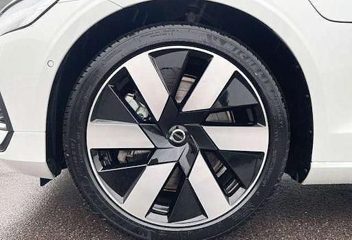 Gebraucht Volvo V60 Plus 350 PS (257 kW) 2025 Crystal weiß perleffekt Kombi