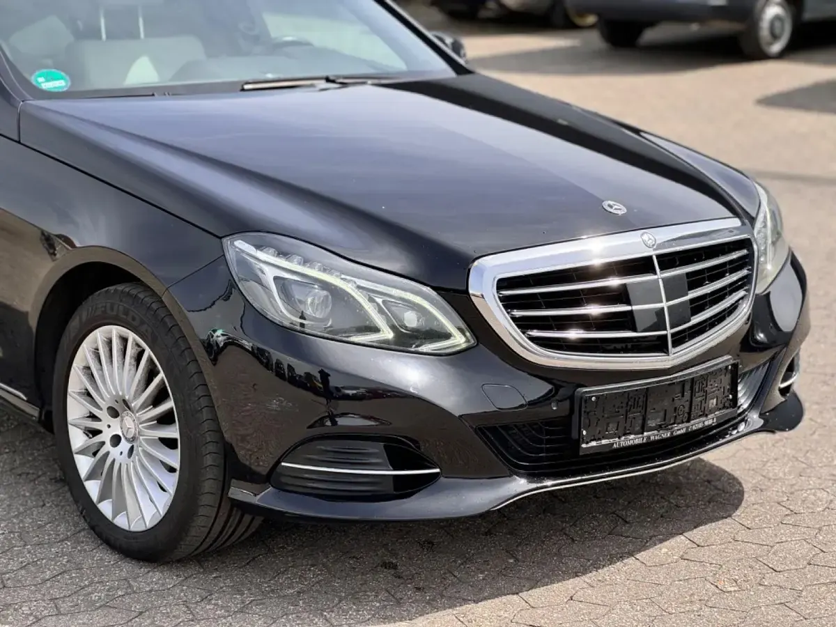 Gebraucht Mercedes E220 170 PS (125 kW) 2013 Schwarz Kombi